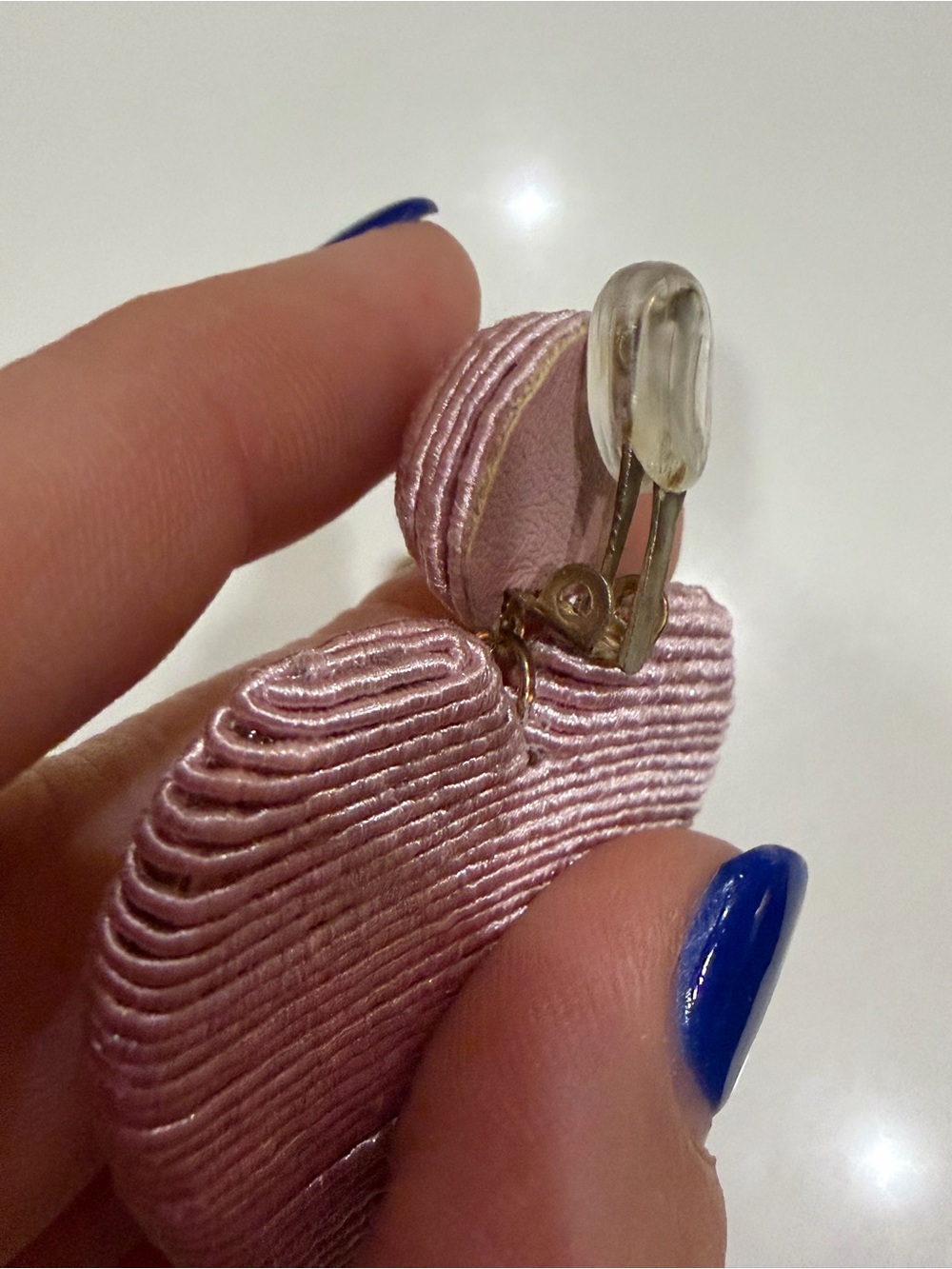 Rebecca de Ravenel Aerin Large Cora Clip-On Heart Earrings - Picture 6 of 8